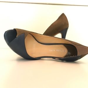Gianni Bini Color blocked heels